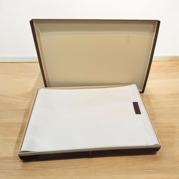 Louis Vuitton Monogram Shine Shawl M74026 - Picture 5 of 7